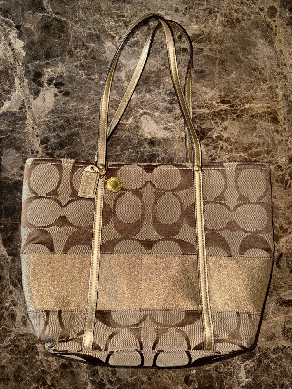 COACH Metallic Signature Logo
Sateen Tote 11098 - Picture 2 of 12